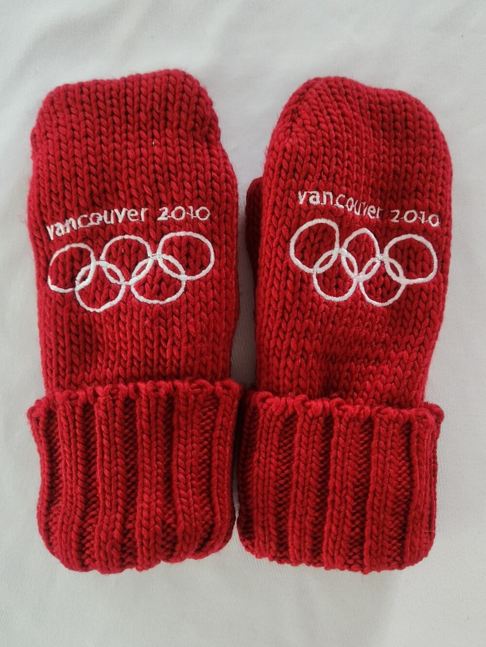 HBC Vancouver 2010 Olympic Mittens ❄️